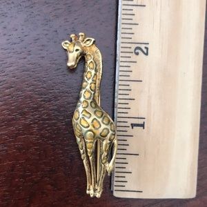 Giraffe pin metal 2 inch high cute